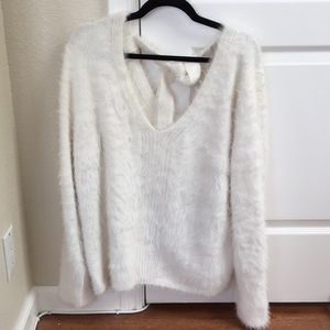 Banana Republic Cream pullover sweater